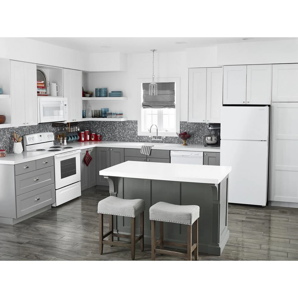 30-inch Top-Freezer Refrigerator with Glass Shelves view 9