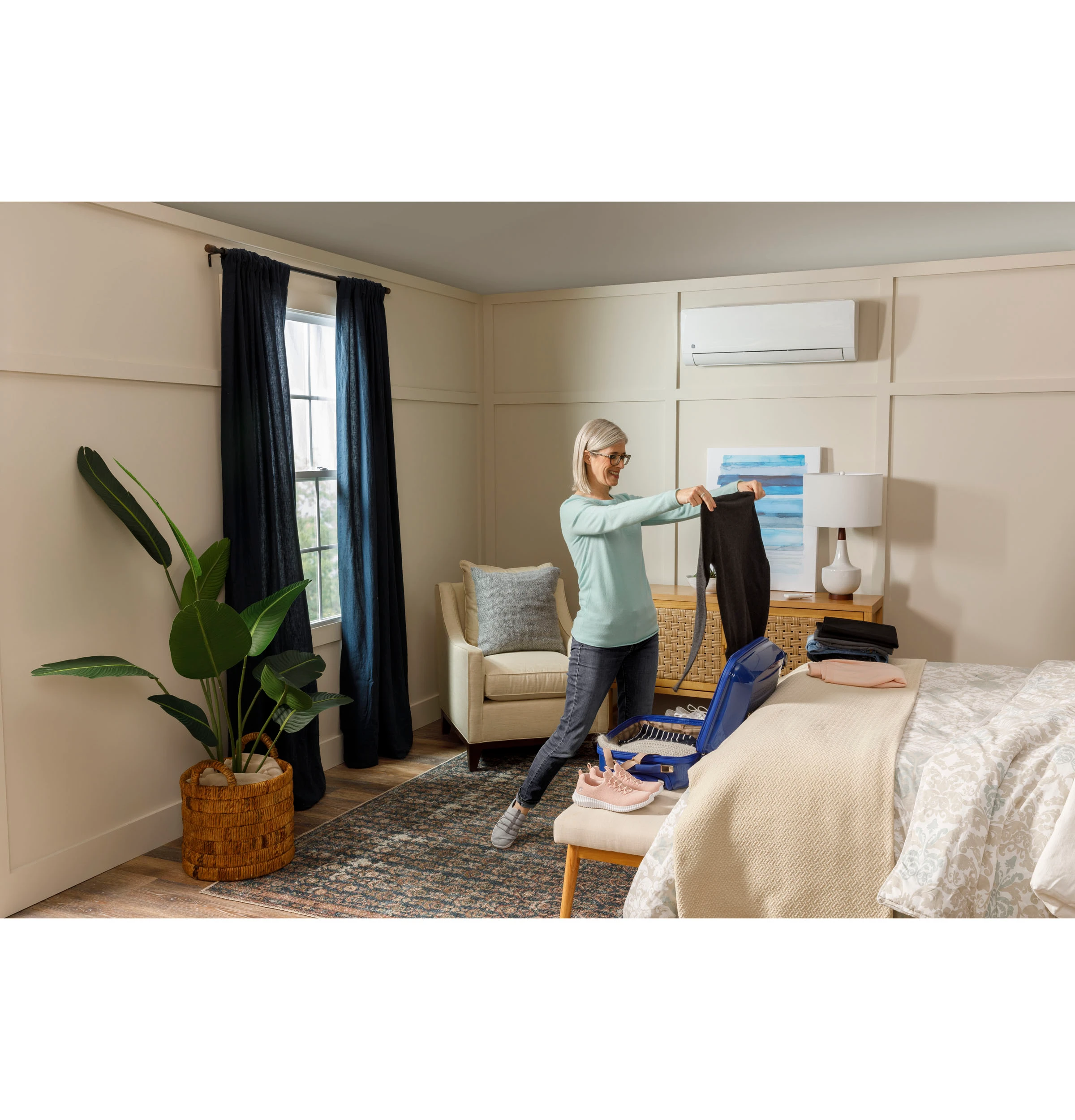 Altitude Series 208-230V 18,000 BTU Single-Zone Ductless Highwall Indoor Unit ASYW18PRDWB, product image 4 of 6
