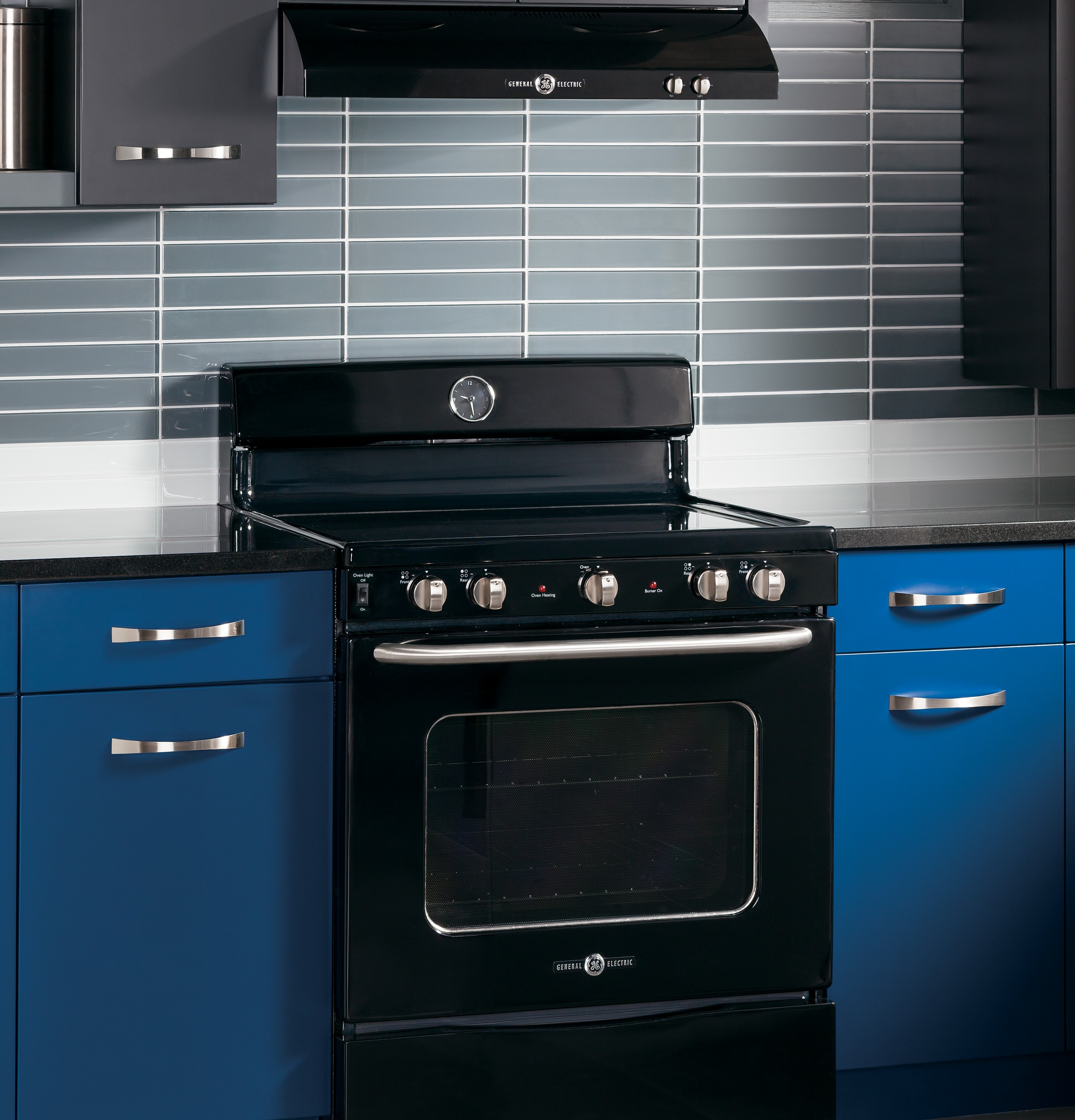 Artistry Series Deluxe Range Hood AV447FBS, product image 3 of 6