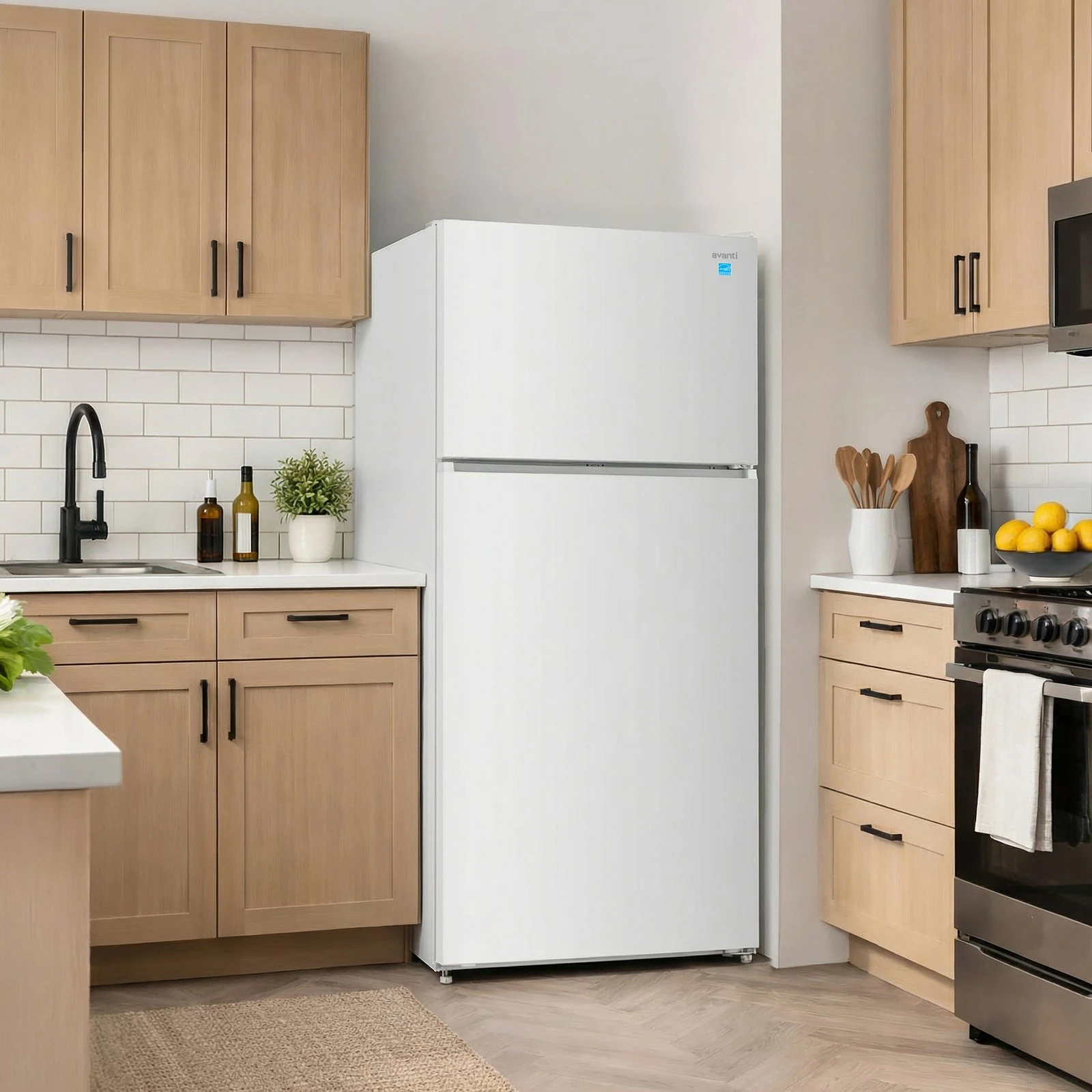 Avanti MaxxSpace Garage-Ready 24 cu. ft. Refrigerator AVFF24DLJM0W