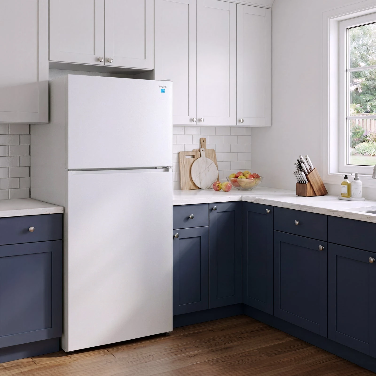 Avanti MaxxSpace Garage-Ready 24 cu. ft. Refrigerator AVFF24DLJM0W