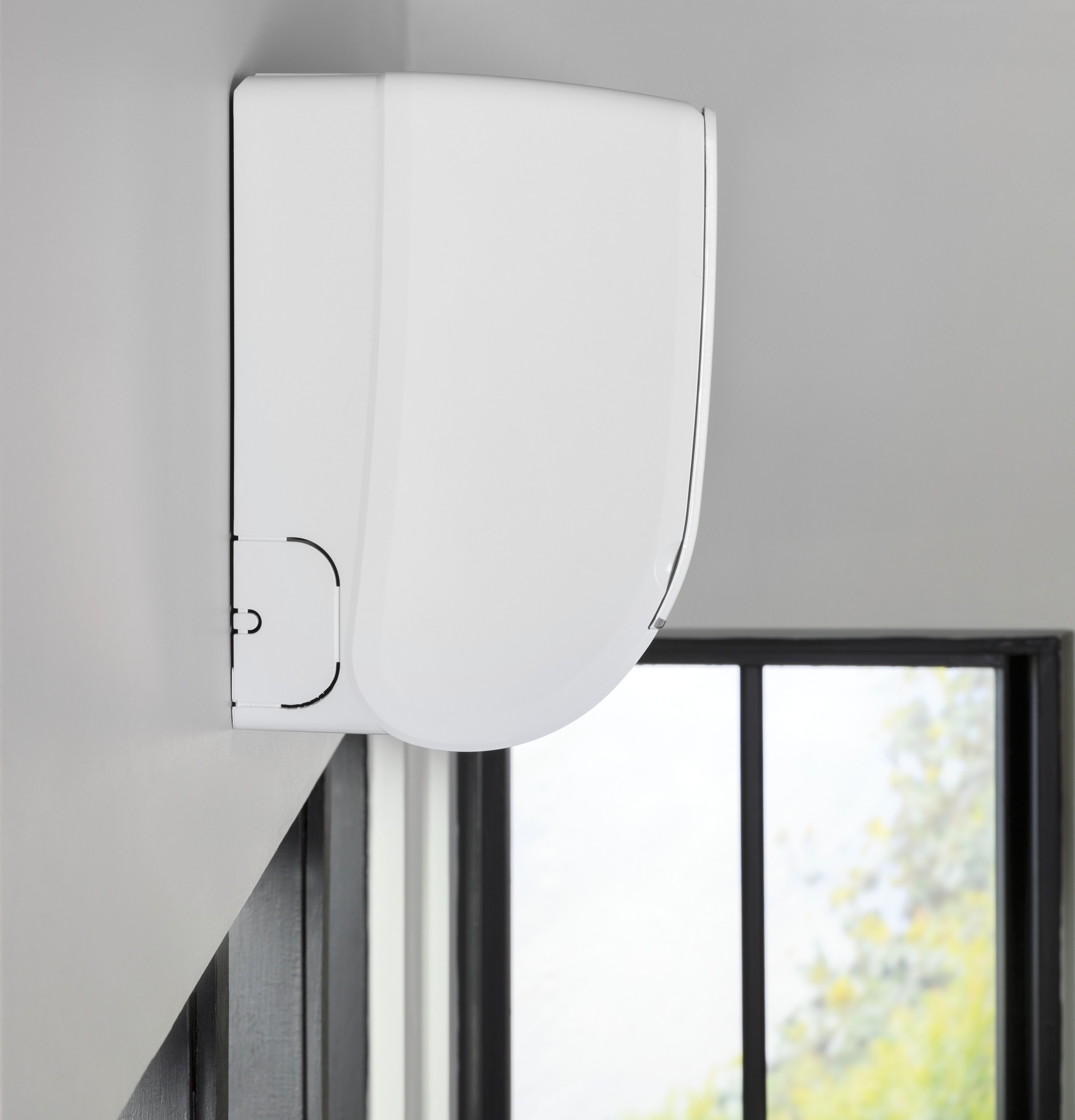 208-230V 12,000 BTU Ductless Highwall Indoor Unit AW12LC2VHB