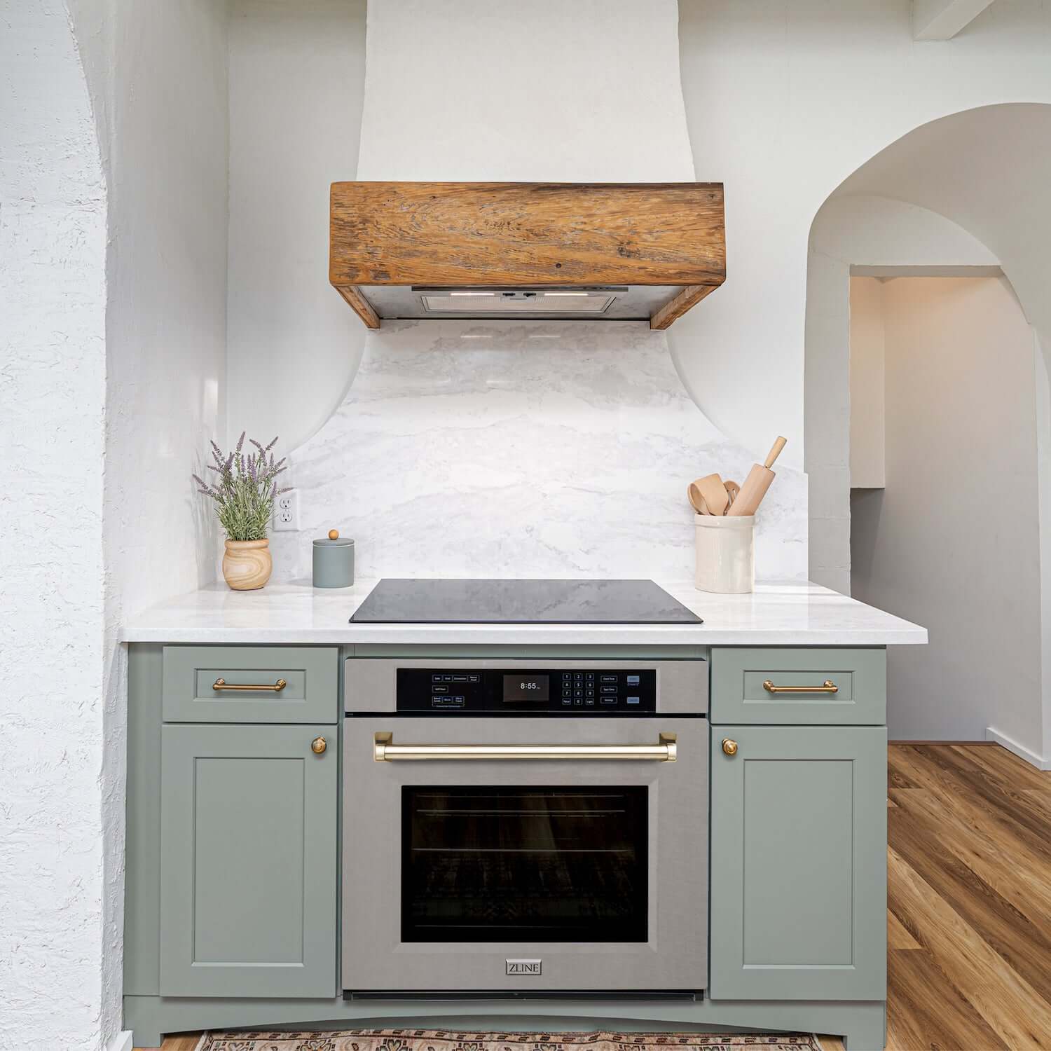 30" Autograph Edition Single Wall Oven with Self Clean and True Convection and Gold AWSZ30G