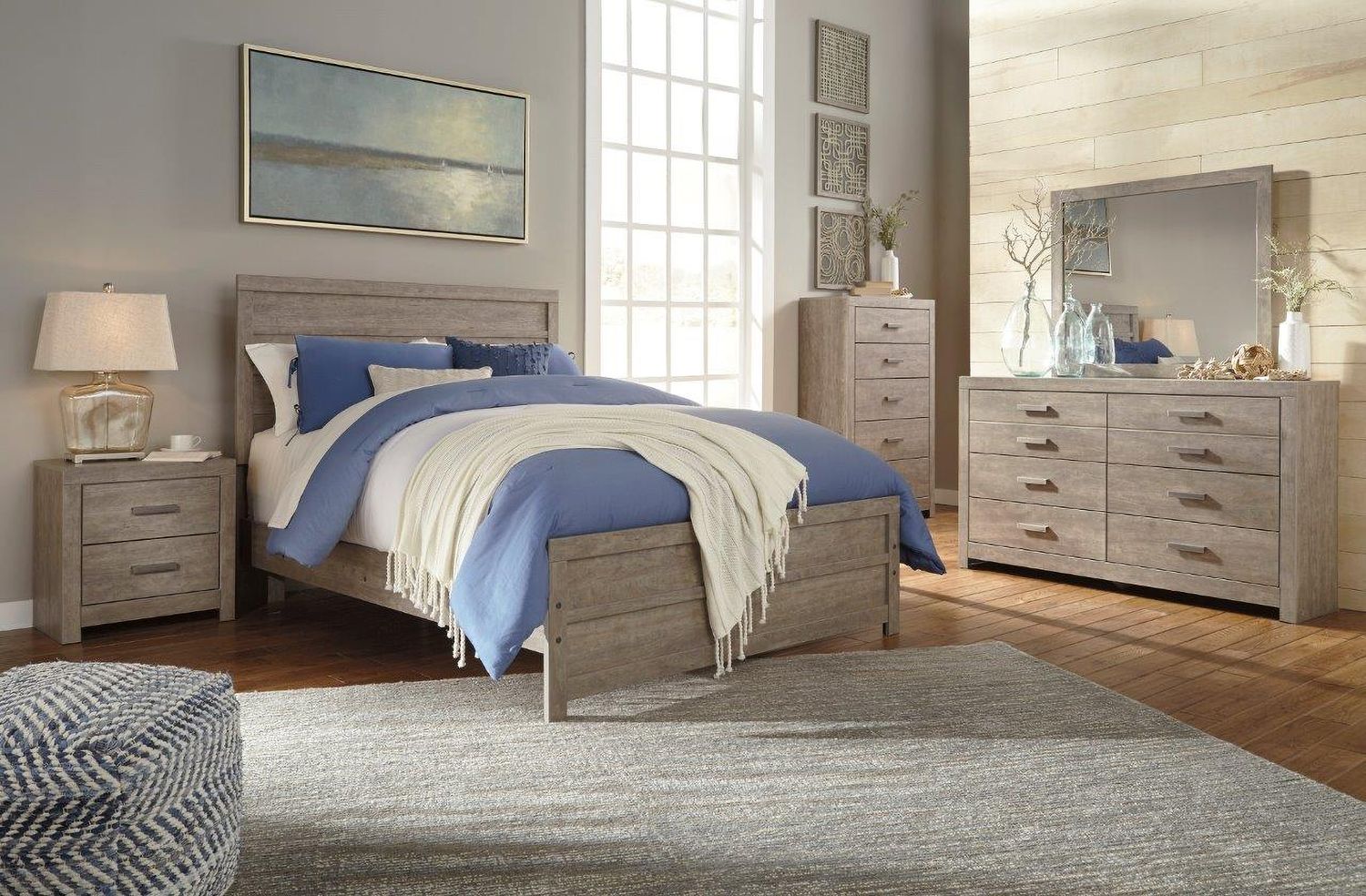 Culverbach Grey Queen Panel Bed B070B8