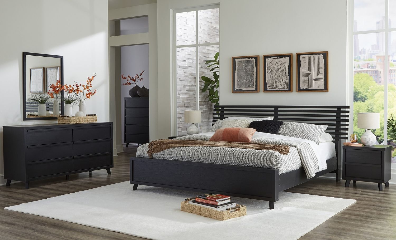 Danziar Black Five Drawer Chest B1013345