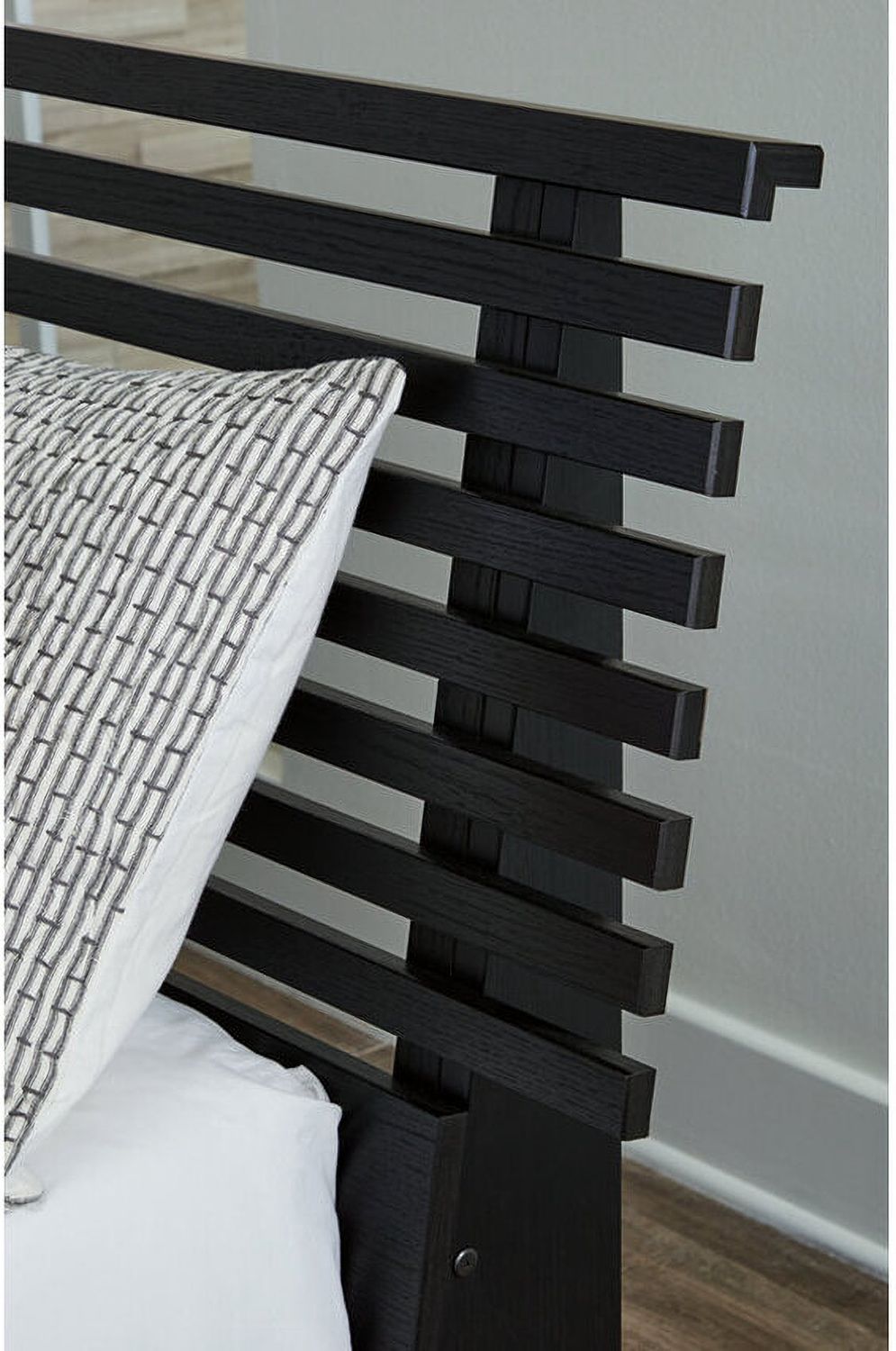 Danziar King Slat Panel Bed In Black B1013B6