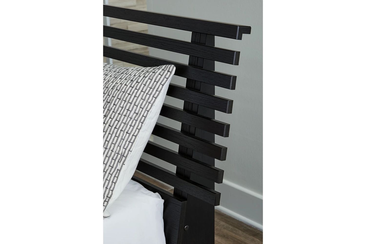 Danziar King Slat Panel Bed In Black B1013B9