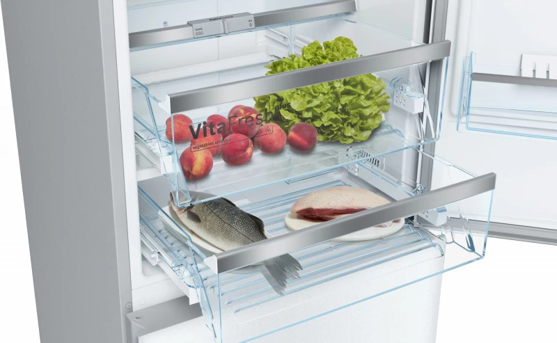800 Series Free-standing fridge-freezer with freezer at bottom, glass door 23.5'' B10CB81NVW