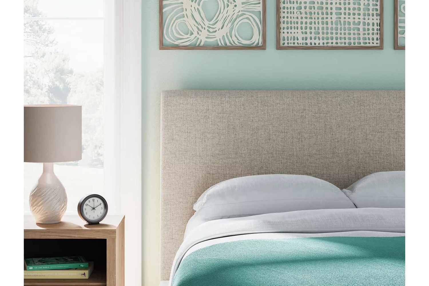 Cielden Full Upholstered Bed with Roll Slats In Gray B119972