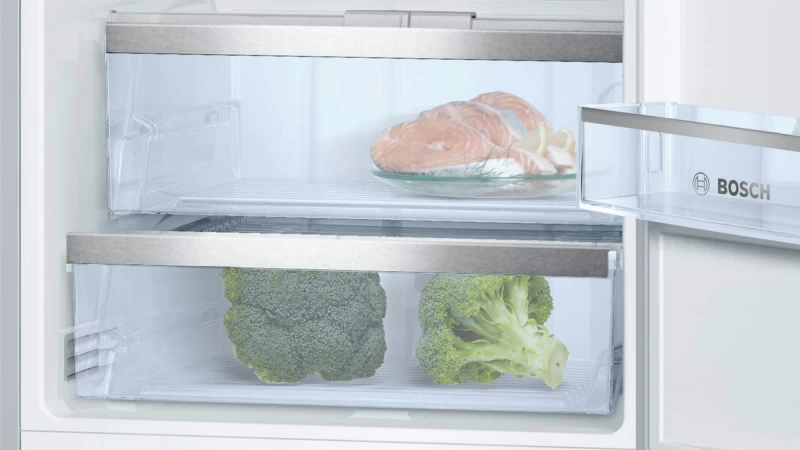 500 Series Freestanding Bottom Freezer Refrigerator 23.5'' Easy clean B11CB50SSS