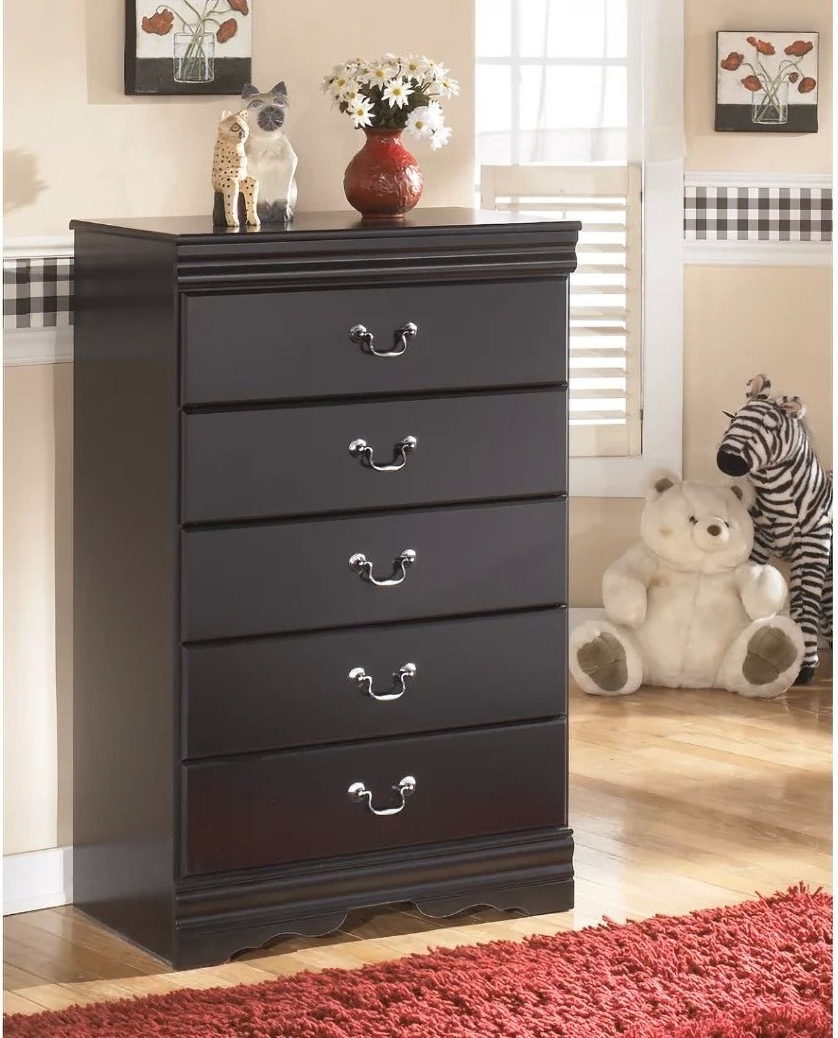 Huey Vineyard Chest B12846