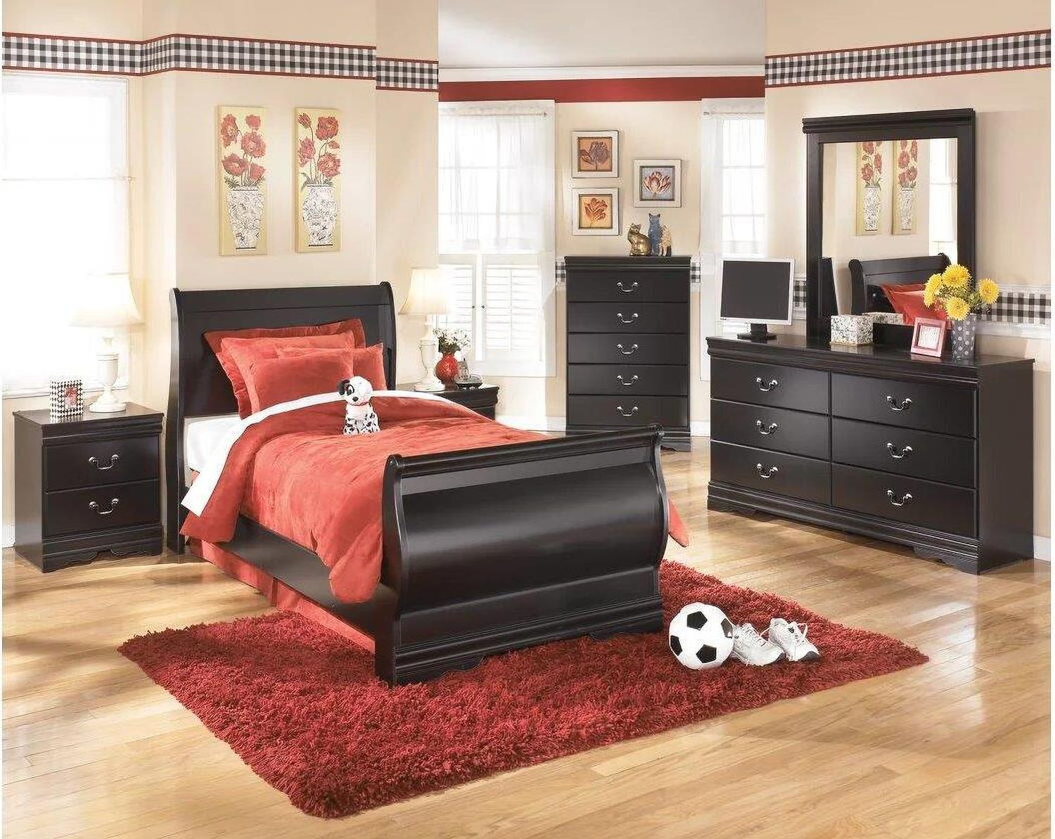 Huey Vineyard Chest B12846