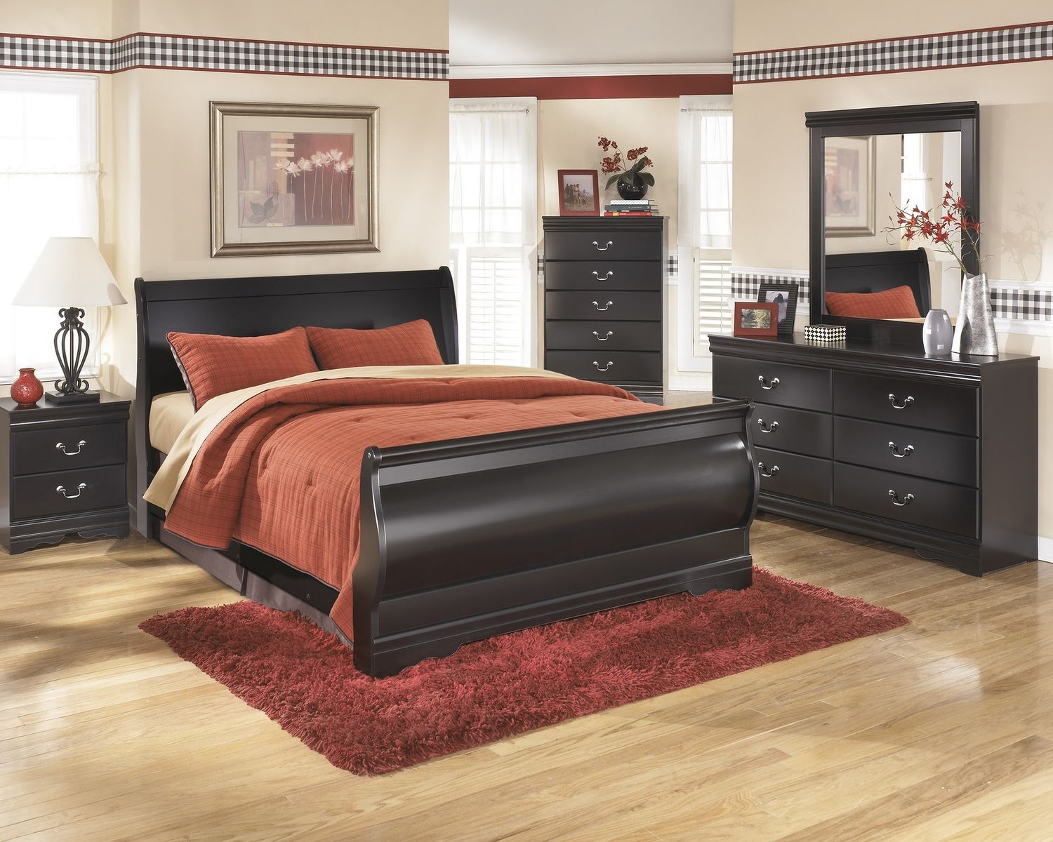 Huey Vineyard Chest B12846