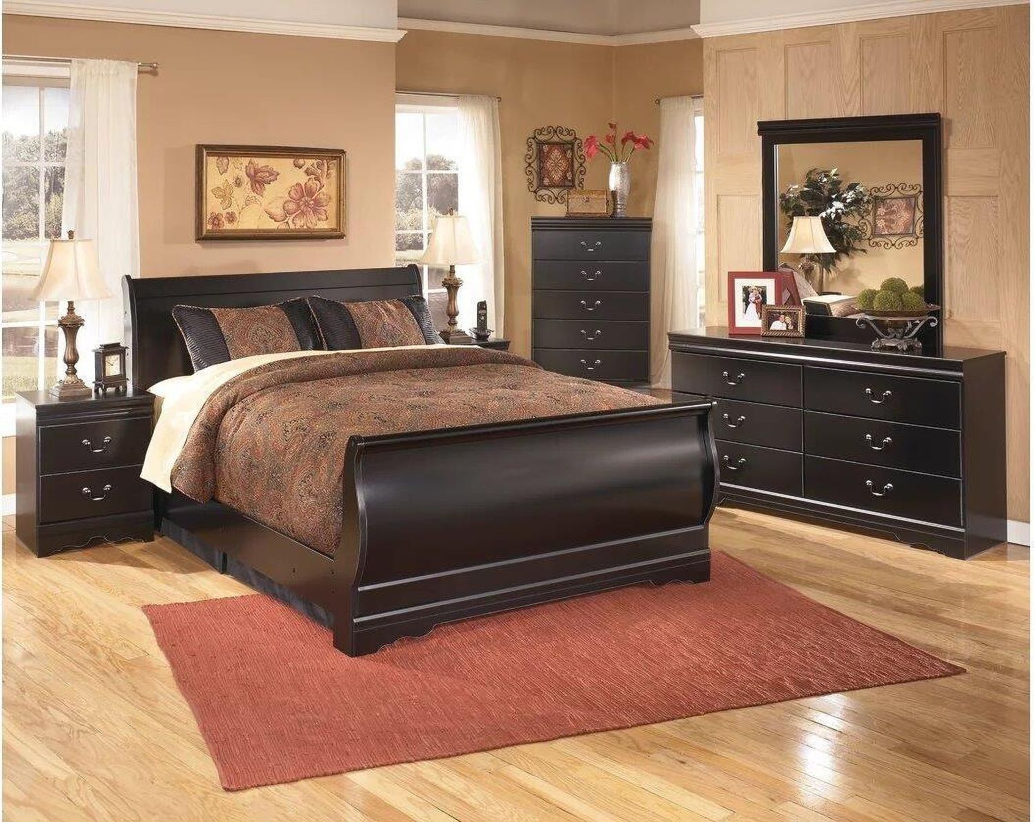 Huey Vineyard Chest B12846