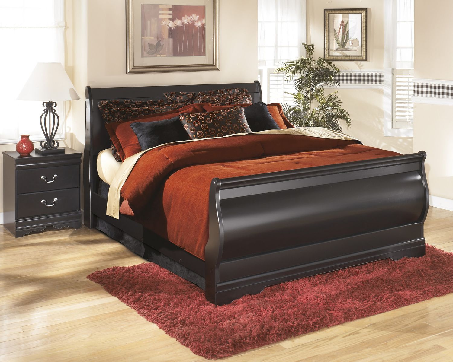 Huey Vineyard Nightstand B12892