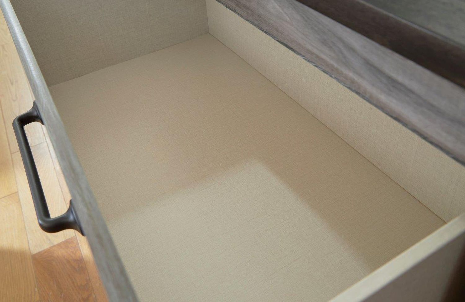 Bronyan Dark Gray Nightstand B129092