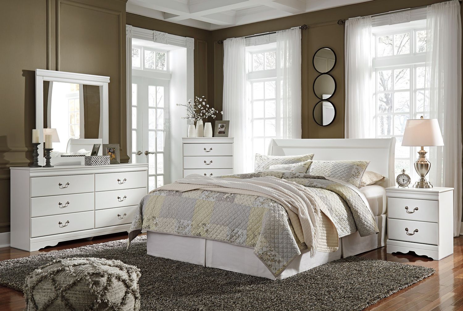 Anarasia White Dresser B12931