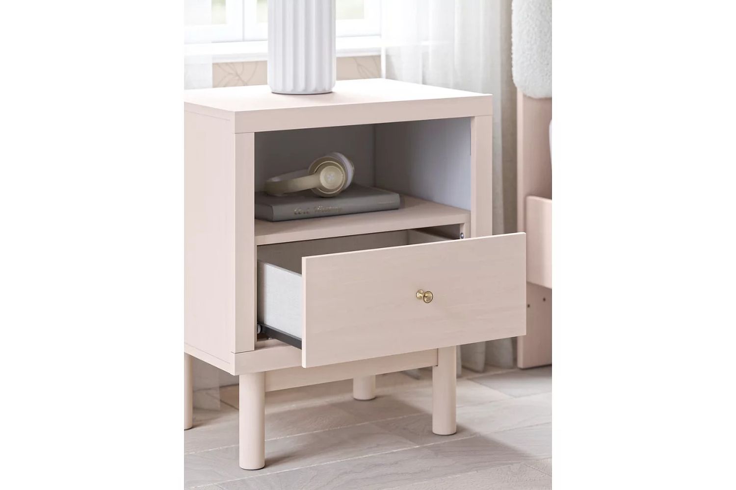 Wistenpine Nightstand In Blush B132391