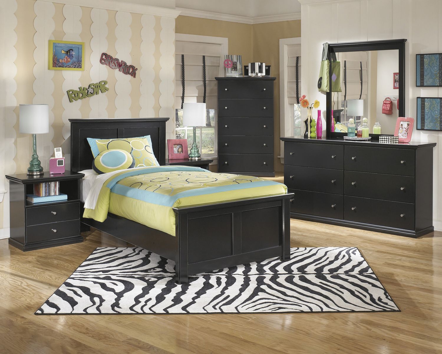 Maribel Nightstand B13891