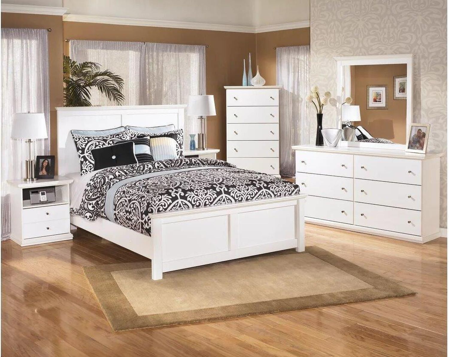 Bostwick Shoals Chest B13946