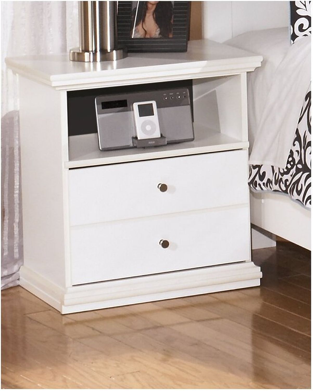 Bostwick Shoals Nightstand B13991