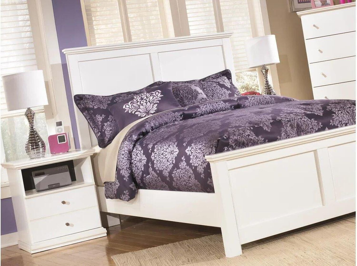 Bostwick Shoals Nightstand B13991