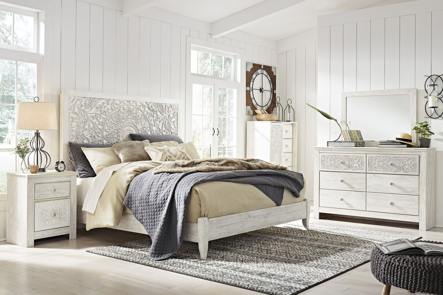 Paxberry Whitewash Dresser B18131