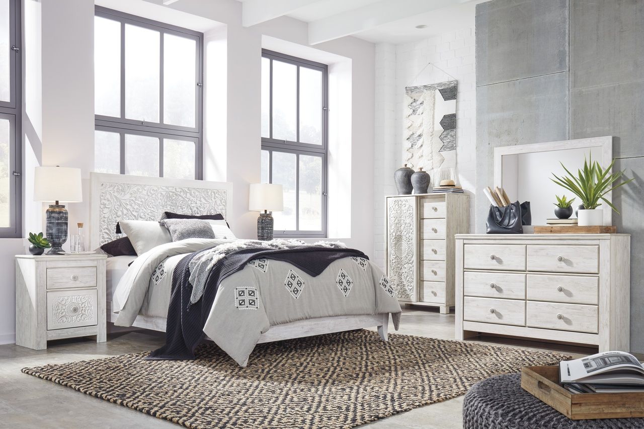 Paxberry Whitewash Queen Panel Bed B181B6