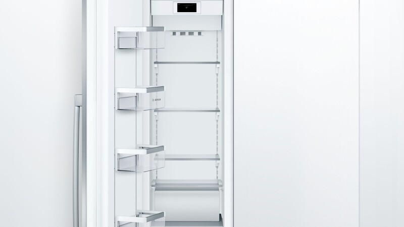 Benchmark Built-in Freezer 18'' flat hinge view 2