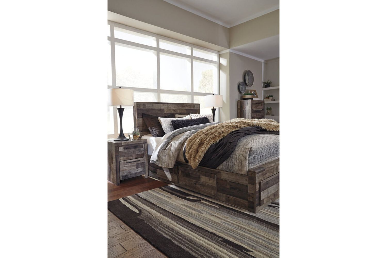 Derekson Queen Panel Bed with 4 Storage Drawers In Multi Gray B200B18