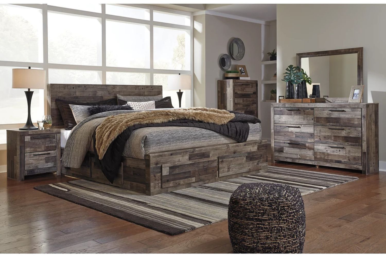 Derekson King Panel Bed with 4 Storage Drawers In Multi Gray B200B19