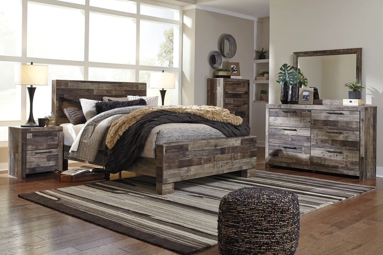 Derekson Gray Queen Panel Bed B200B6