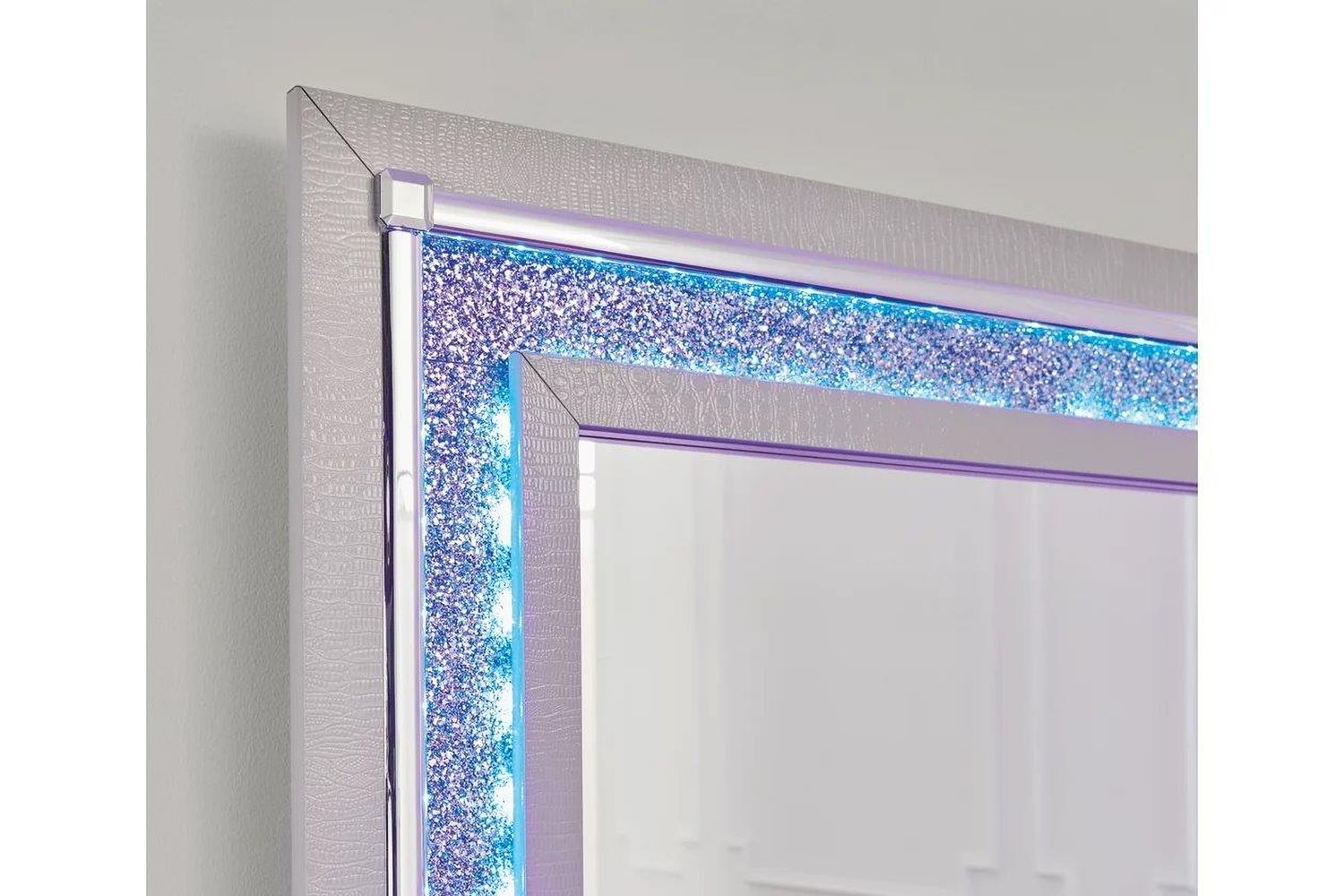 Zyniden Bedroom Mirror In Silver B211436