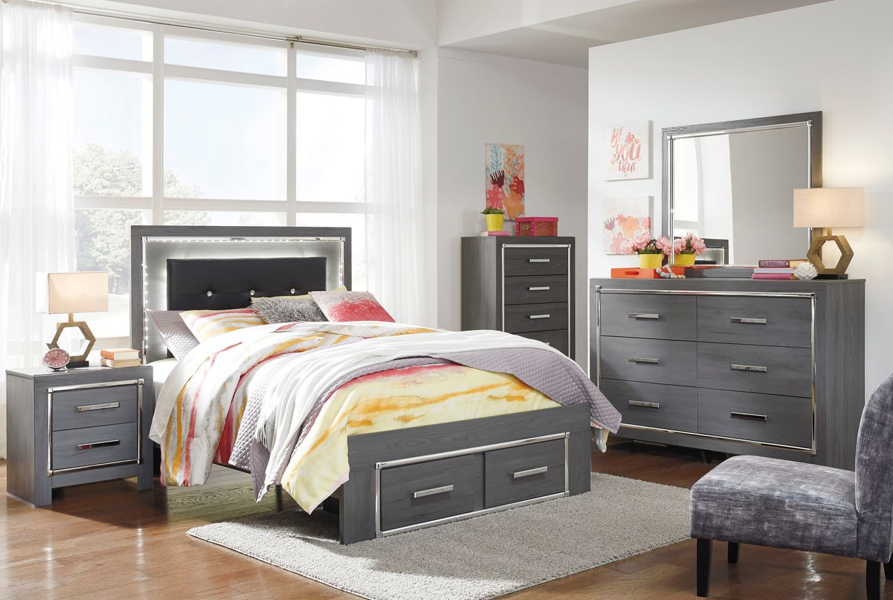 Lodanna Gray Dresser B21431