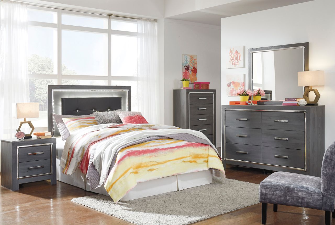 Lodanna Gray Dresser B21431