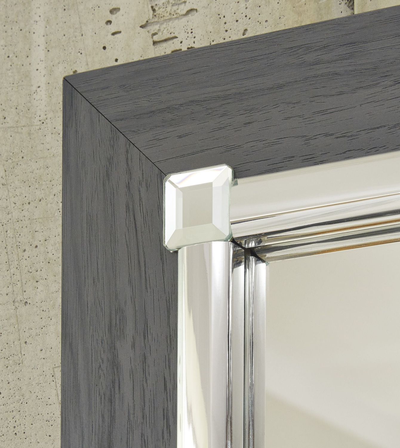 Lodanna Gray Bedroom Mirror B21436