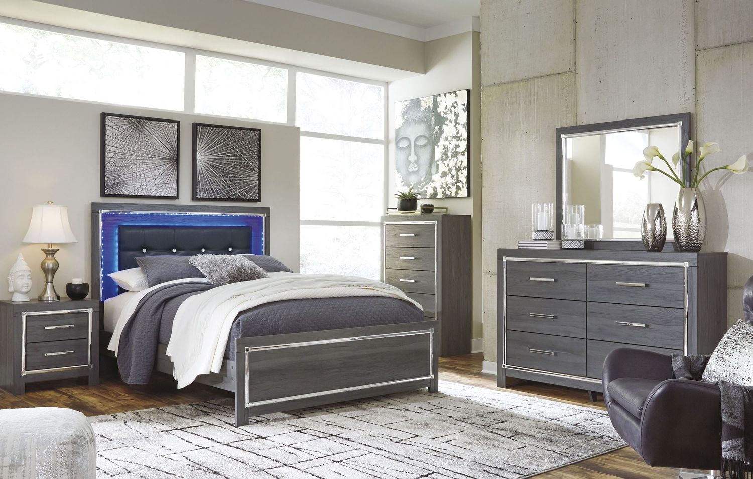 Lodanna Gray Bedroom Mirror B21436