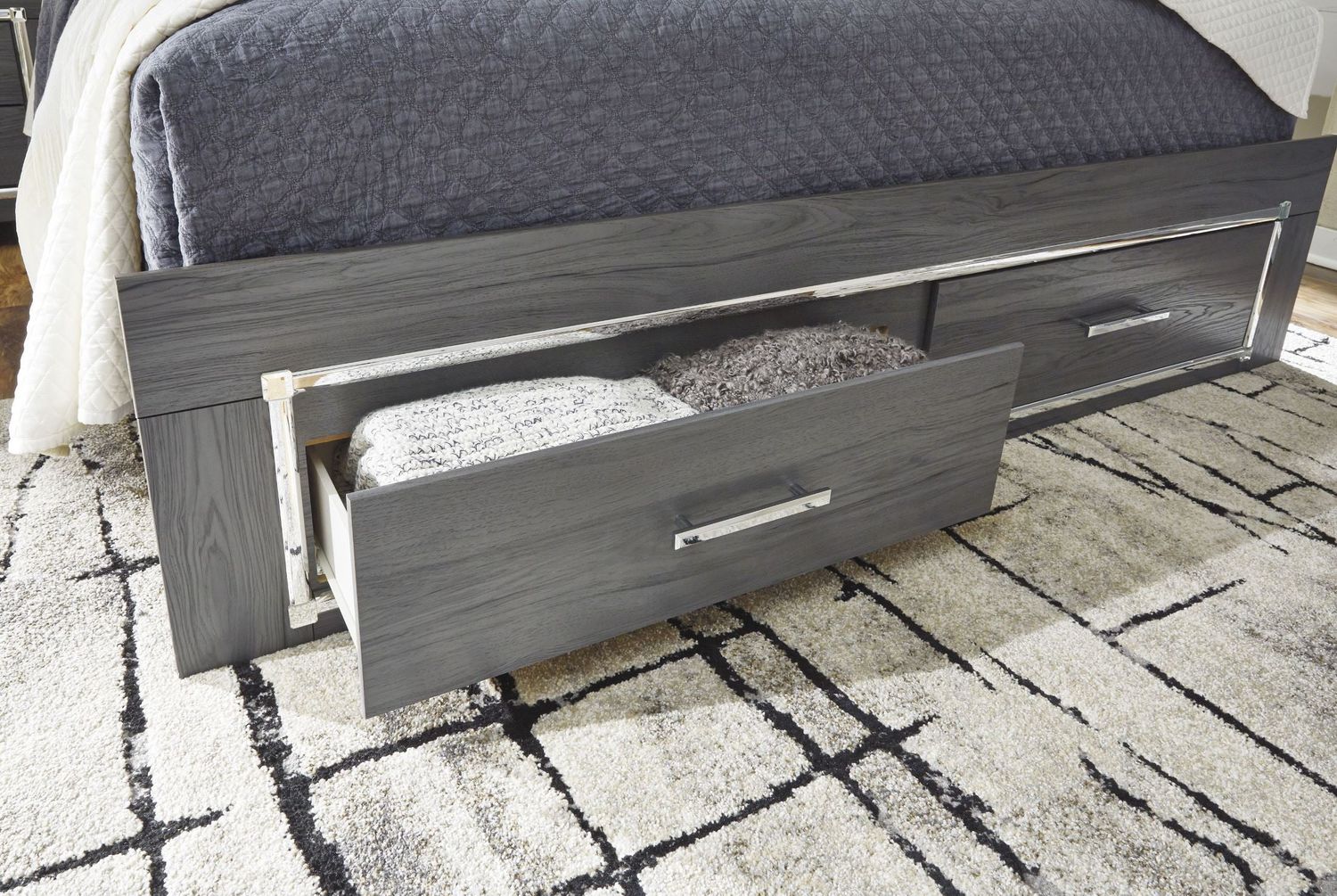 Lodanna Gray Full Upholstered Panel Storage Bed B214B5