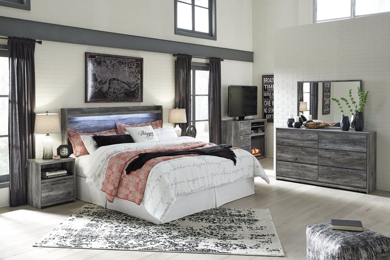 Baystorm Queen Panel Bed with 4 Storage Drawers In Gray B221B13