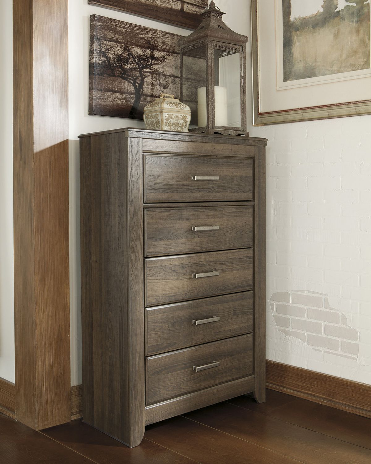 Juararo Five Drawer Chest B25146