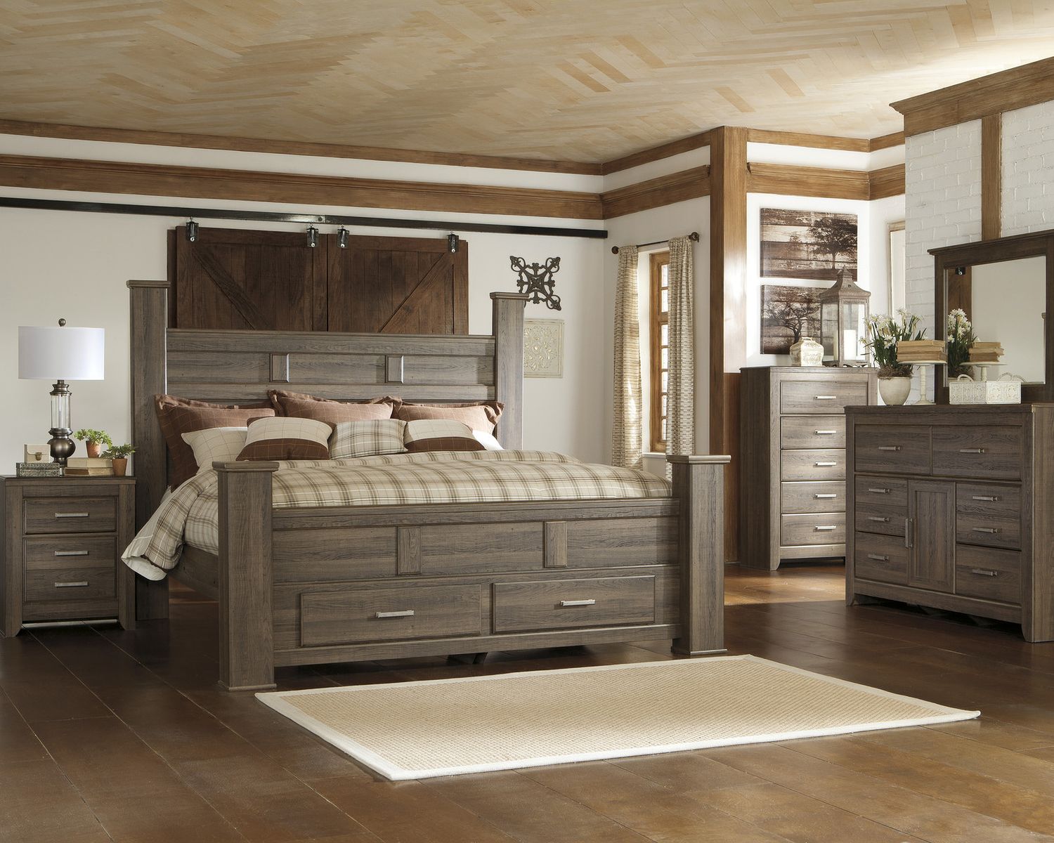 Juararo Five Drawer Chest B25146