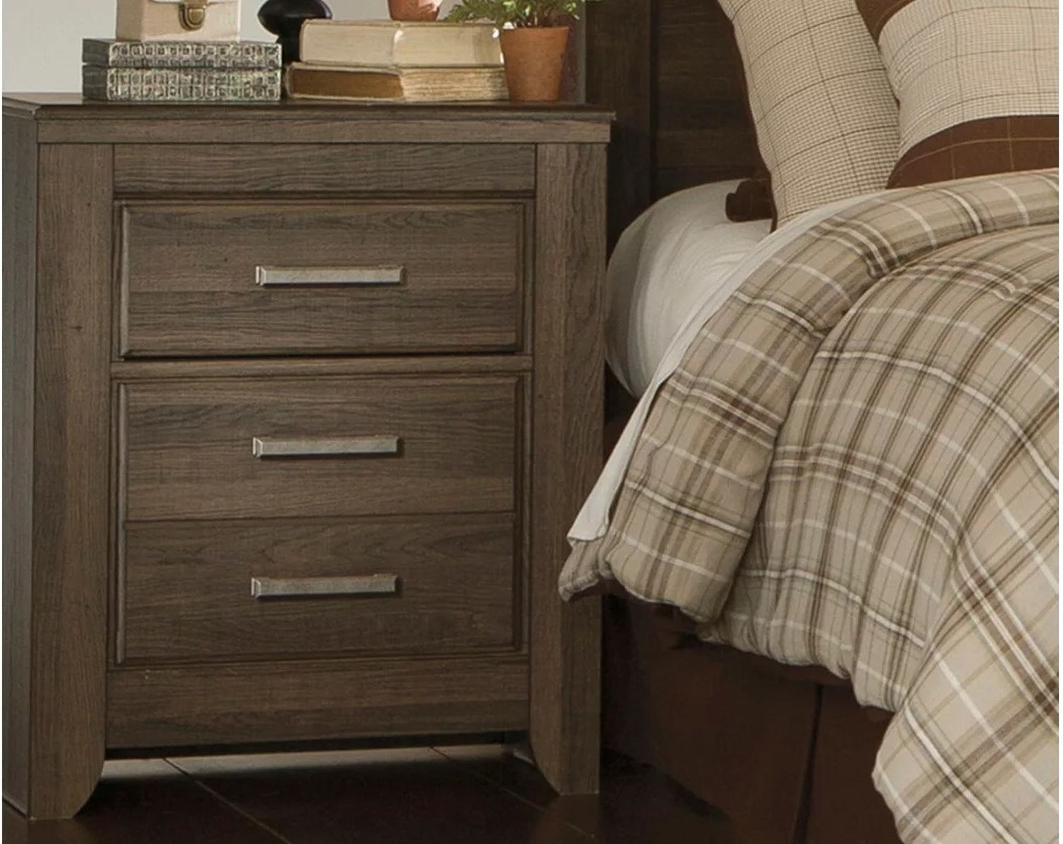 Juararo 2 Drawer Nightstand B25192