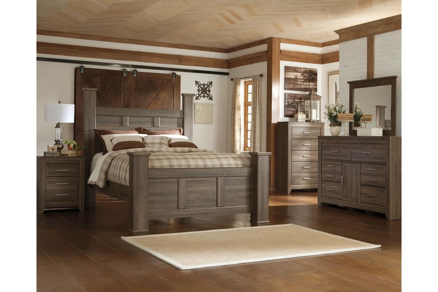 Juararo Queen Poster Bed B251B3