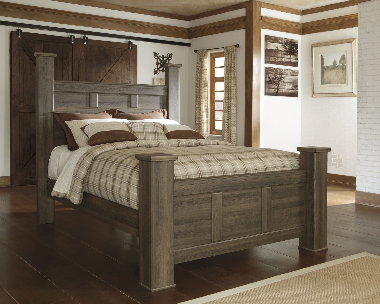 Juararo Queen Panel Bed B251B6