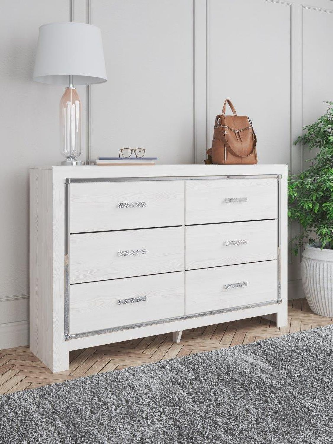 Altyra White Dresser B264031