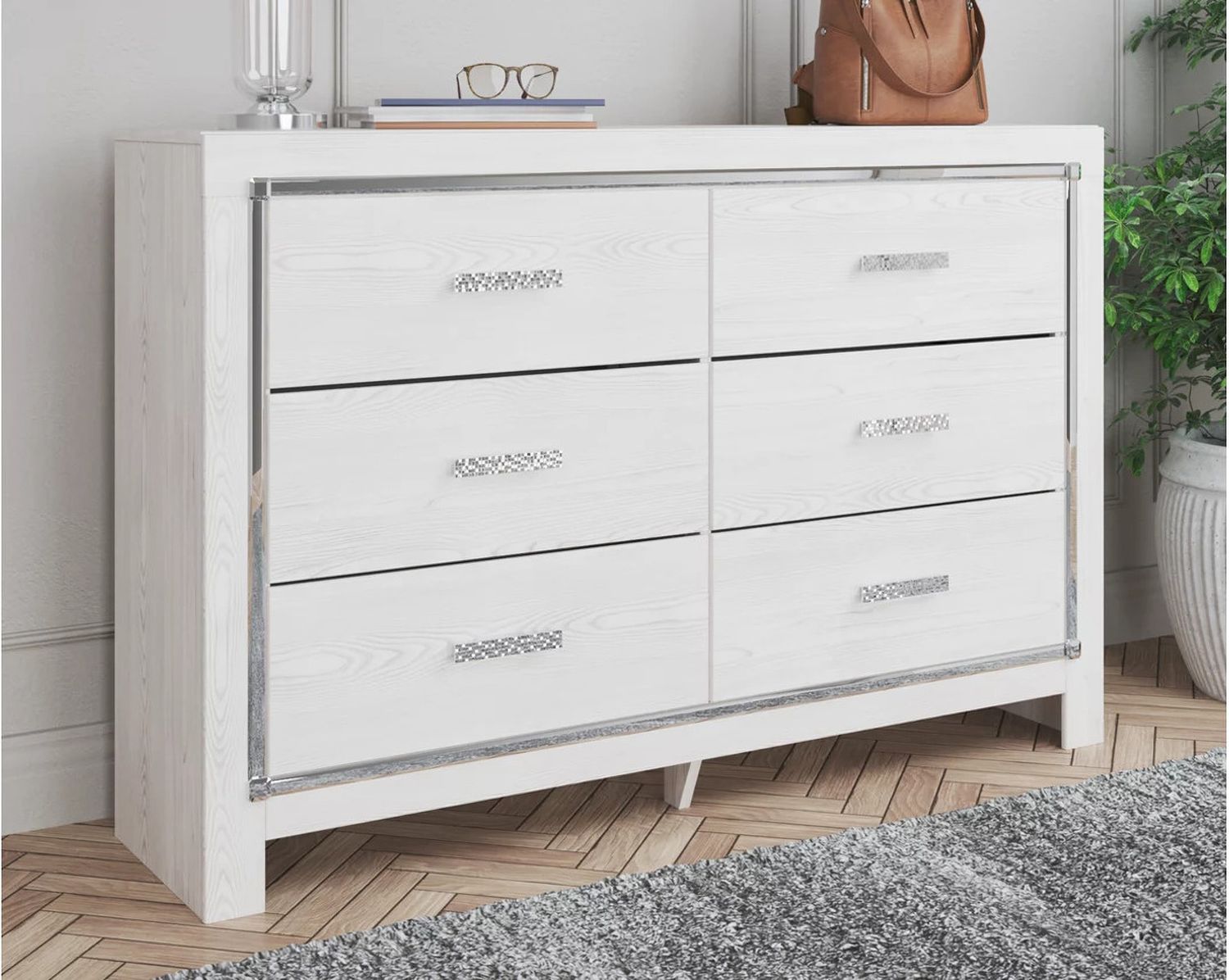 Altyra White Dresser B264031