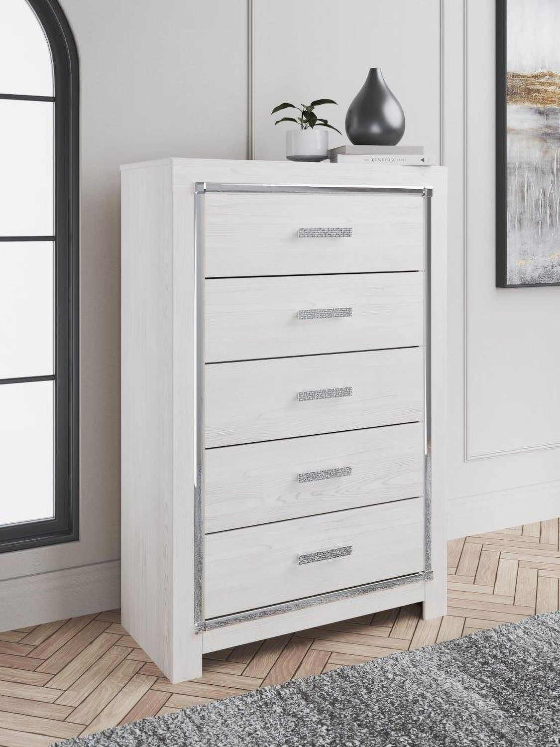 Altyra White Five Drawer Chest B264046