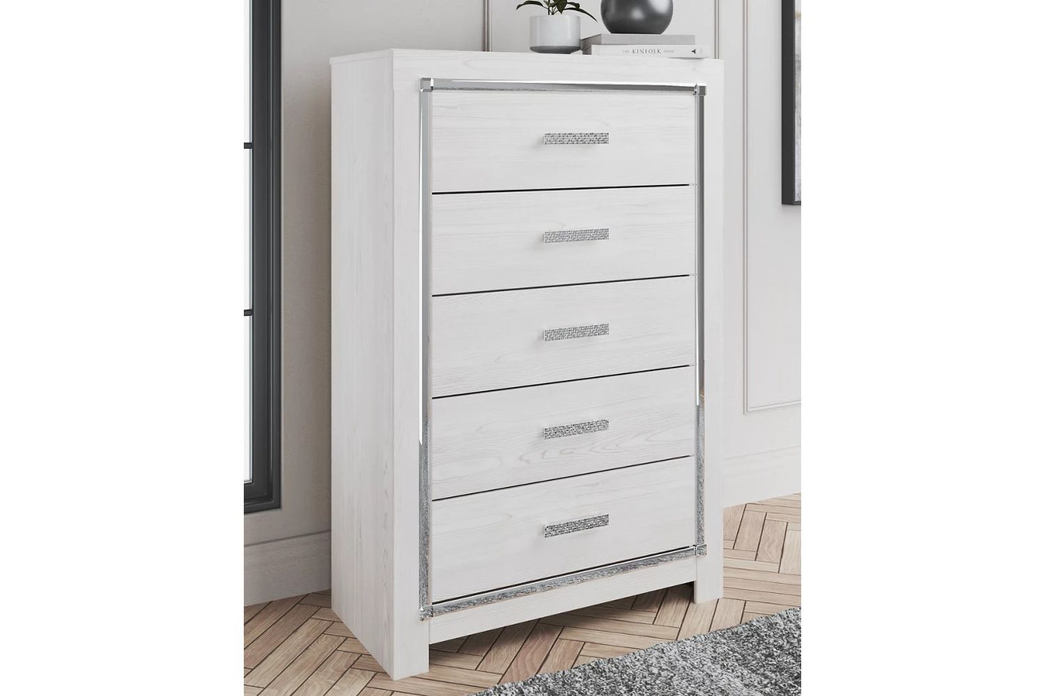 Altyra White Five Drawer Chest B264046