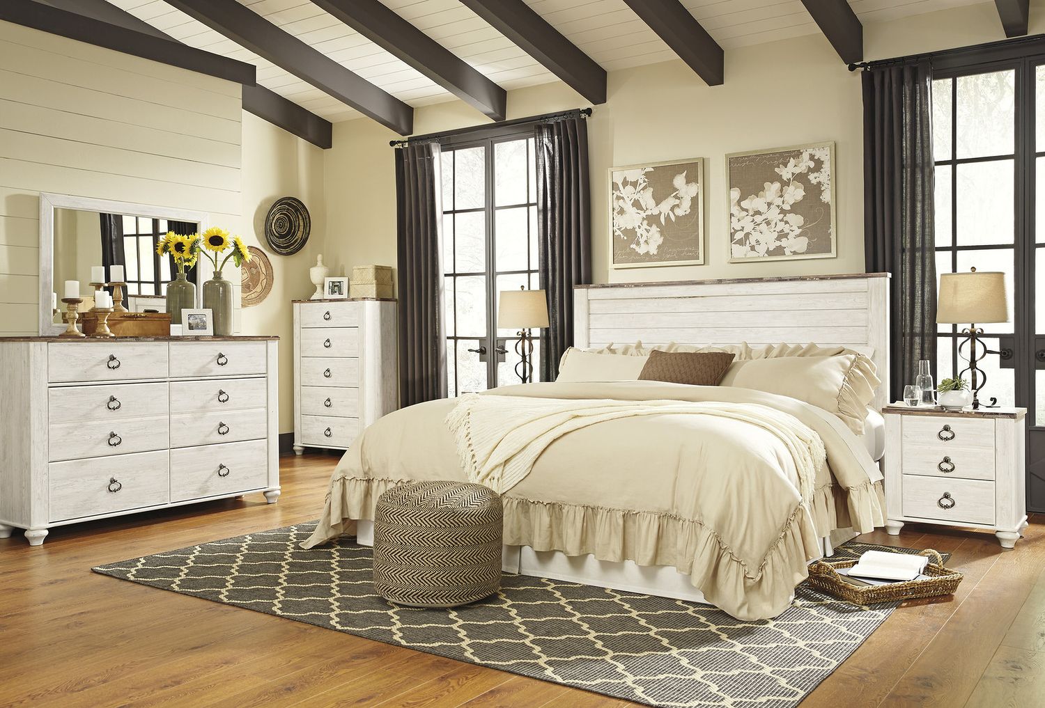 Willowton Two-tone Dresser B26731