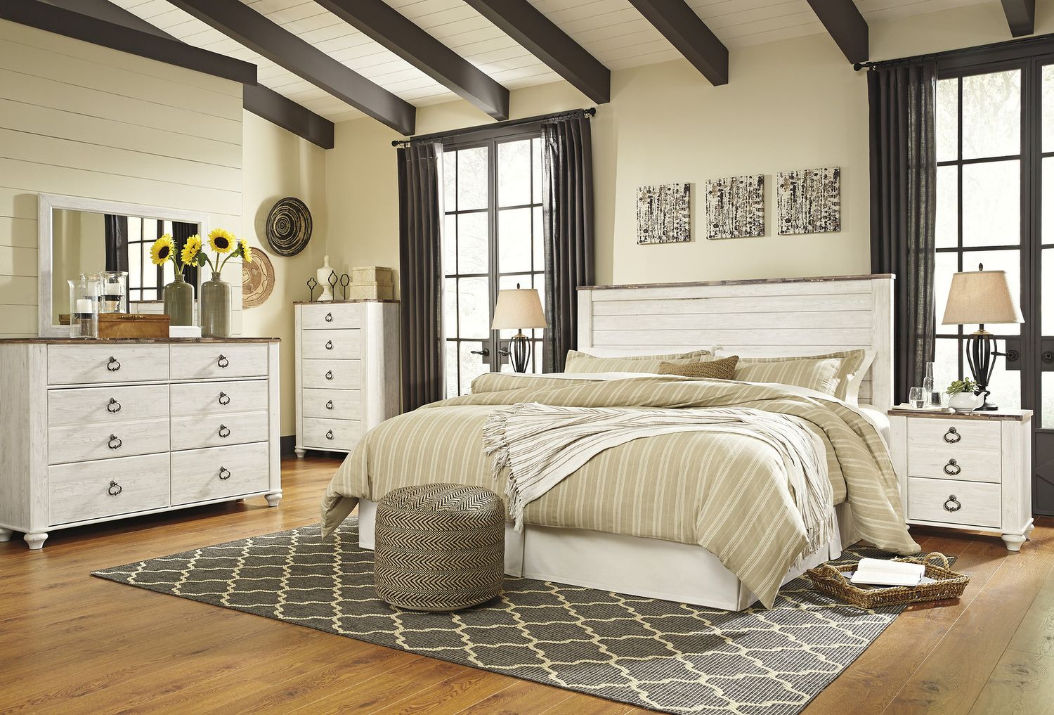 Willowton Two-tone Dresser B26731